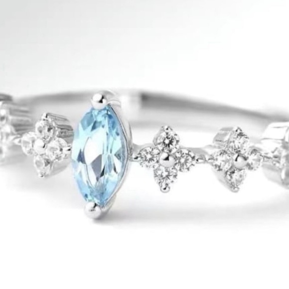 925 Sterling Silver Diamond Topaz  Ring - Picture 3 of 8